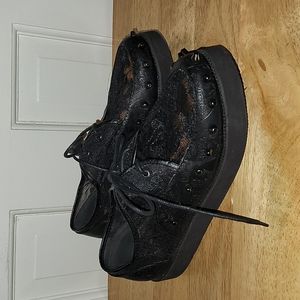 97 black lace and spike creepers